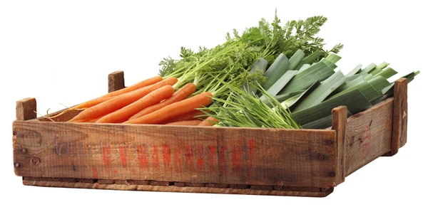 Ящик из органических овощей — стоковое фото