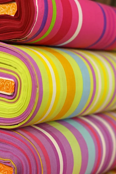Tecidos coloridos com listras padrão — Fotografia de Stock