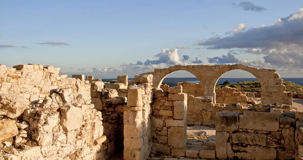 Ruiny Kurionie widok na Morza Śródziemnego. — Zdjęcie stockowe