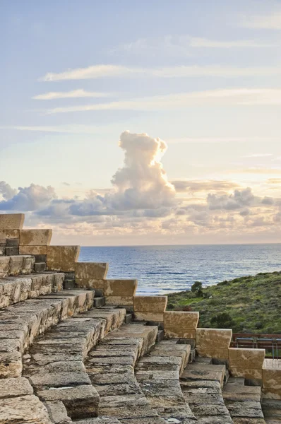 Vue en angle élevé d'un amphithéâtre romain, Kourion, Limassol, Chypre — Photo