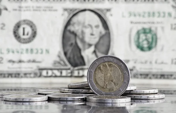 Conceito de euro e dólar — Fotografia de Stock