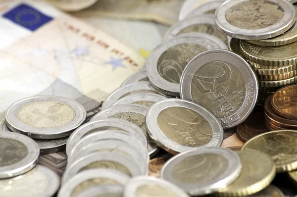 Eurobankjegyek és -érmék — Stock Fotó