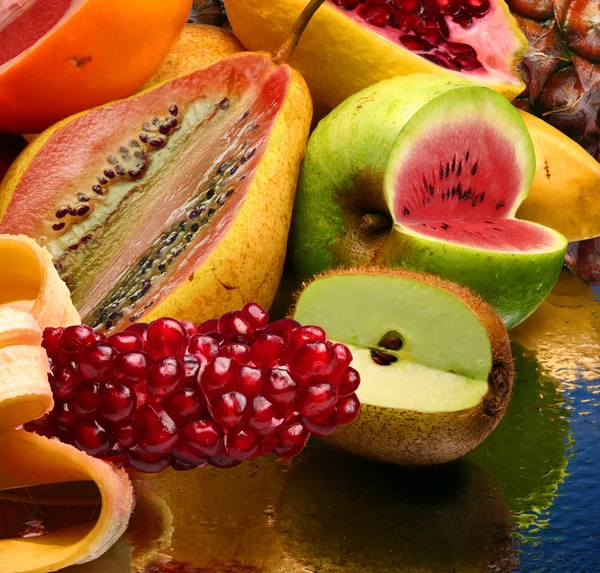 Foto de conceito das frutas modificadas — Fotografia de Stock