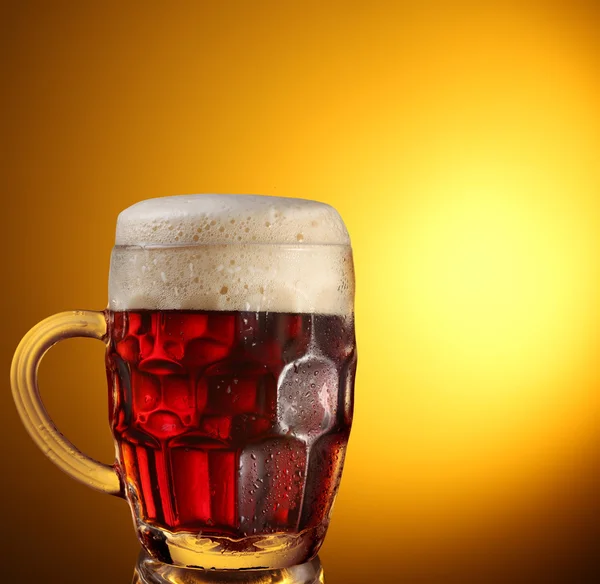 ダークビールのグラス. — ストック写真