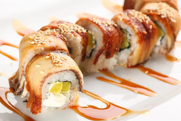 Japanisches Sushi mit Aal — Stockfoto