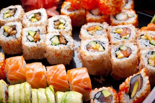 Sushi en rollen Rechtenvrije Stockfoto's