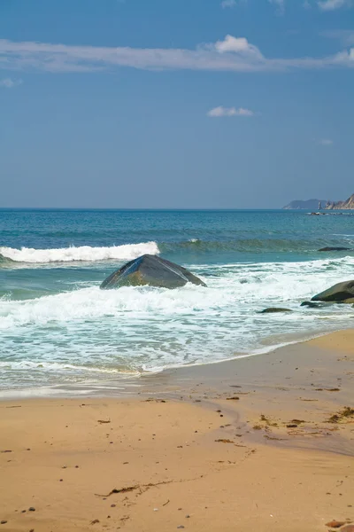 Хвилі на березі — стокове фото