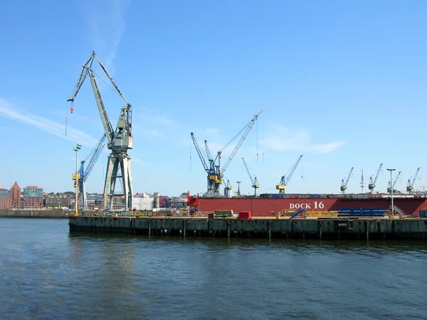 Guindaste portuário em Hamburgo — Fotografia de Stock