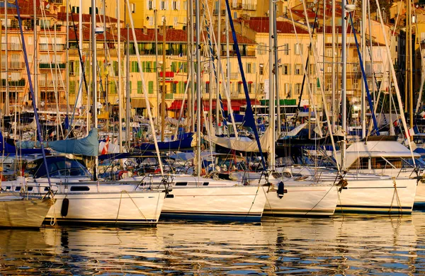 Vieux port (eski liman), Cannes, Fransa — Stok fotoğraf