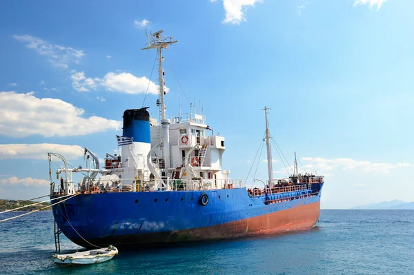 Moored cargo ship — Stock Photo, Image