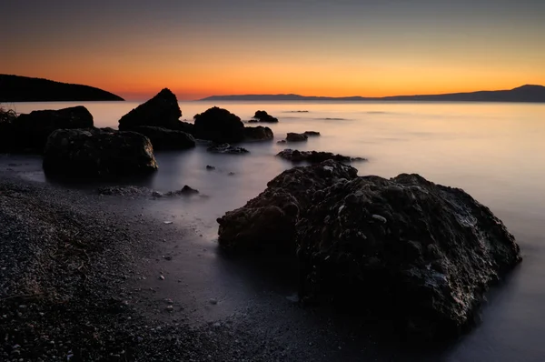 Den klippiga stranden vid sadova, Grekland — Stockfoto