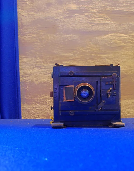 Старая фотокамера девятнадцатого века — стоковое фото