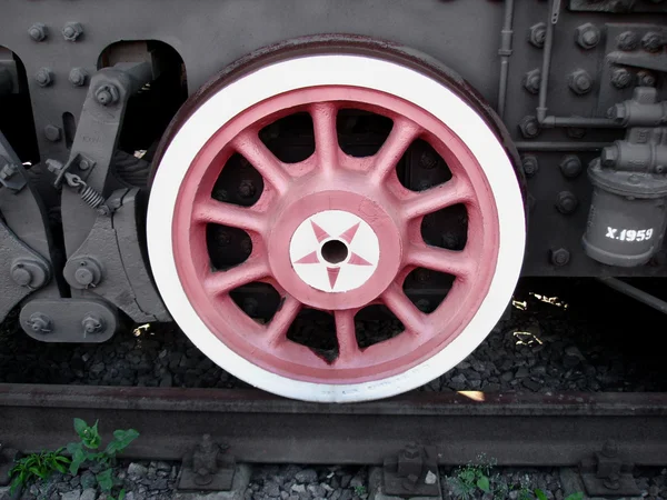 Wheel of an old steam locomotive — Stock Photo, Image