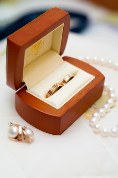 Κουτί με γάμους δαχτυλίδια Royalty Free Φωτογραφίες Αρχείου