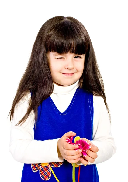 赤いガーバーの花を持つ少女。分離されました。 — ストック写真