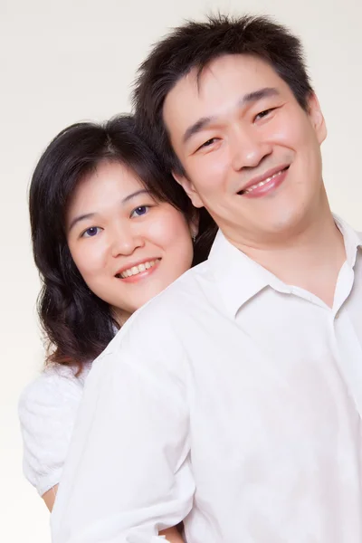 Joven pareja asiática — Foto de Stock
