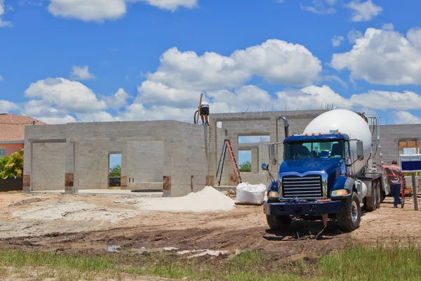 Cemento Versare nuova costruzione — Foto Stock