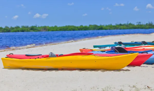 Kayak colorido — Foto de Stock