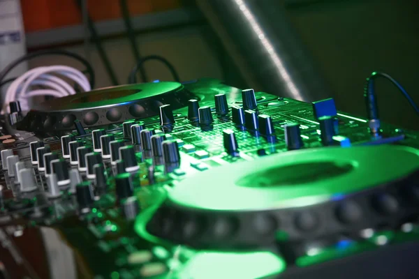 DJ console — стокове фото
