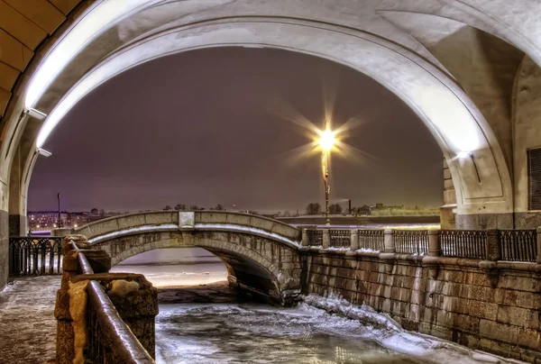 San Pietroburgo, ambankment di Neva, canale invernale — Foto Stock