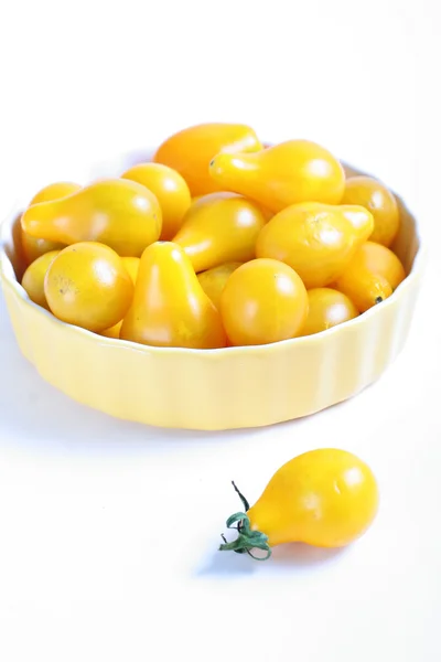 Gula päron tomater vertikala — Stockfoto