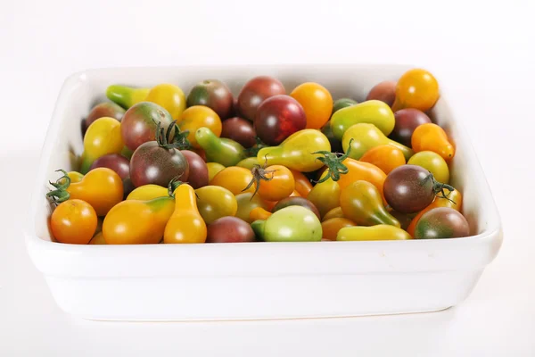 Baby ekologisk heirloom tomater — Stockfoto