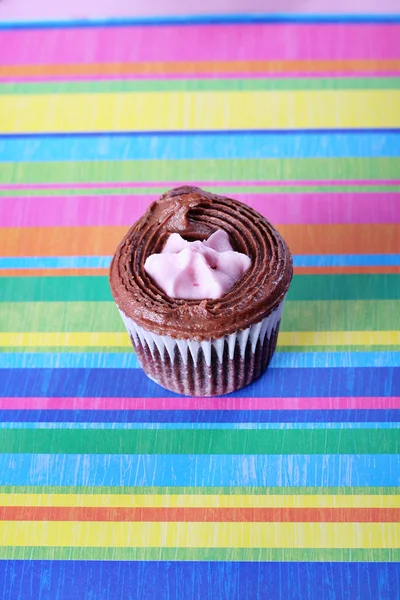 Shot of Raspberry cupcake alineación — Foto de Stock