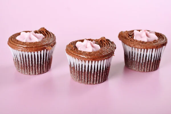 Ahududu krem ile cupcakes — Stok fotoğraf