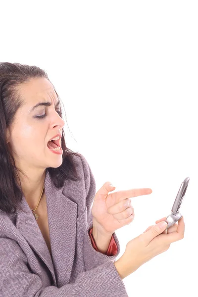 Kvinnan skriker och pekar på mobiltelefon — Stockfoto