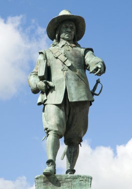 Oliver Cromwell Statue clipart