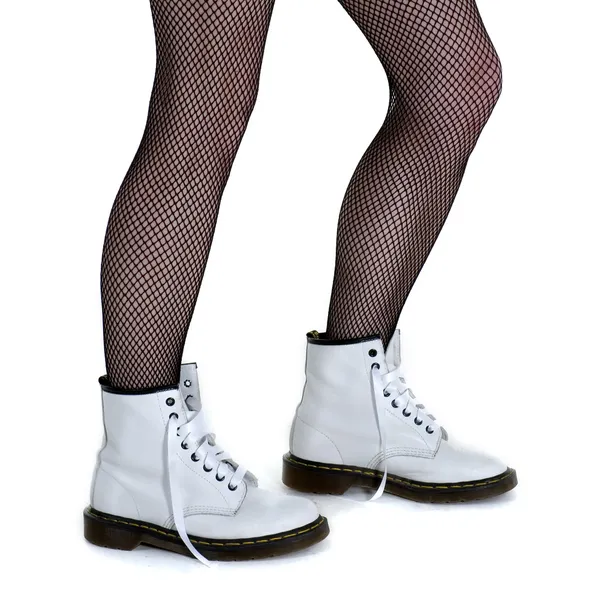 Białe buty i fishnets — Zdjęcie stockowe