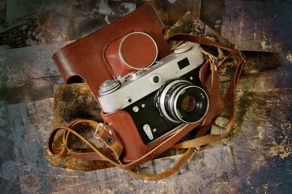 Vintage plegable grunge cámara —  Fotos de Stock