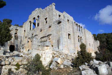 yıkık kilise