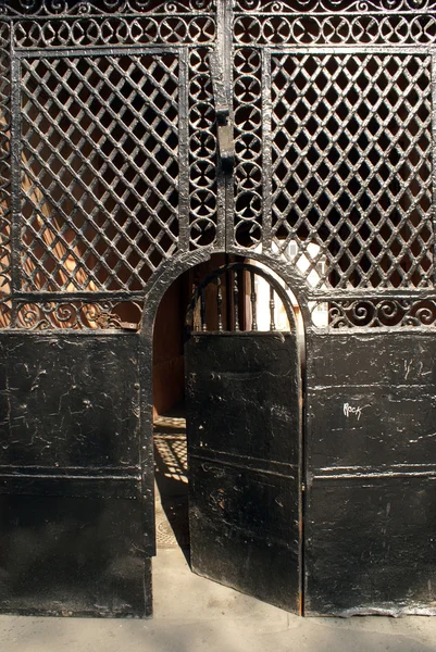 Porta preta — Fotografia de Stock