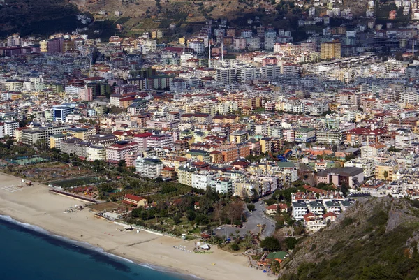 Stranden och alaya i Turkiet — Stockfoto
