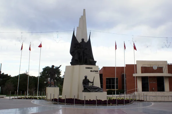 Ататюрк в місті Manisa — стокове фото