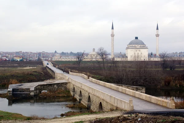Ponte e moschea — Foto Stock