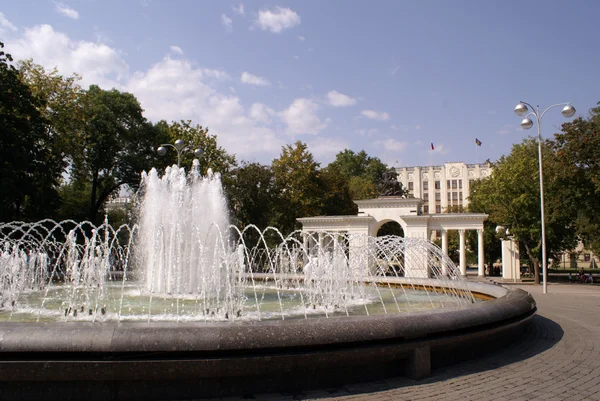 广场上的喷泉 — 图库照片