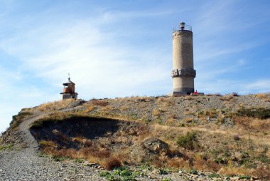 kayanın üzerinde ışık evi