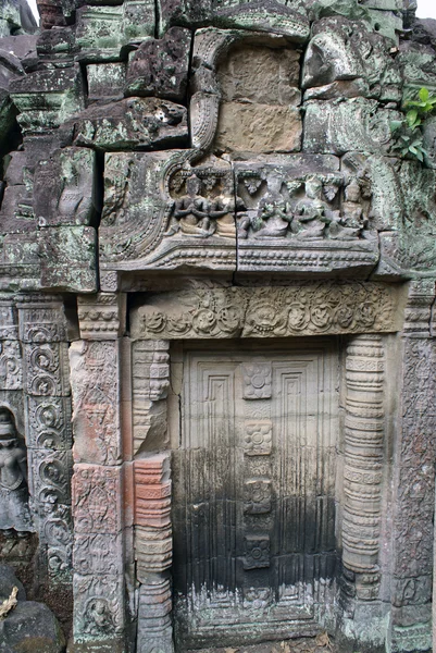 Porta de pedra — Fotografia de Stock