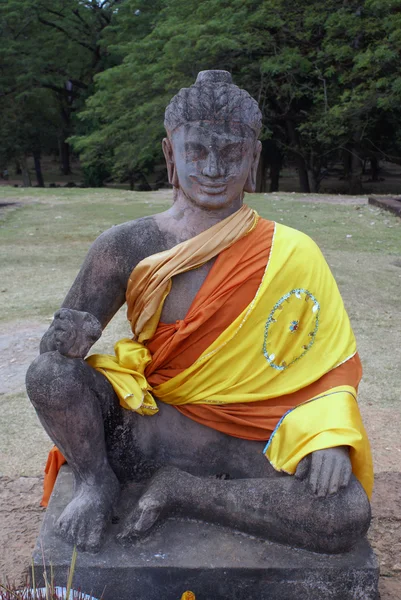 Buddha s žlutá — Stock fotografie