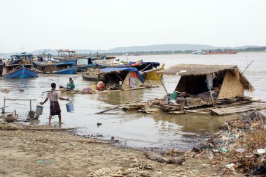 gecekondu Nehri üzerinde