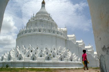 kız ve pagoda