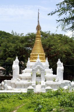 Beyaz stupa