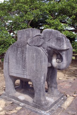 taştan fil