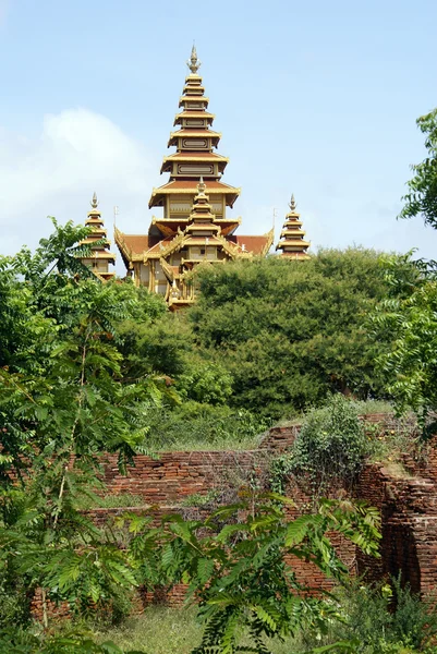 Stadtmauer und Pagode im alten bagan, myanmar — Stockfoto