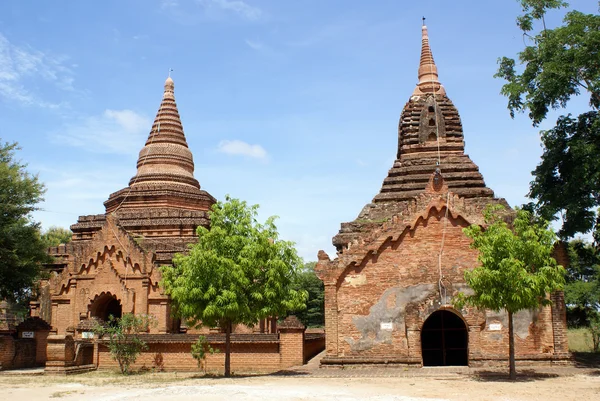 Twee bakstenen pagodes — Stockfoto