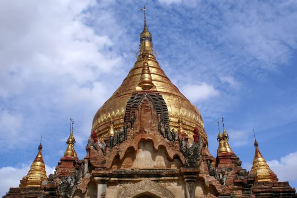 Stupas på taket — Stockfoto