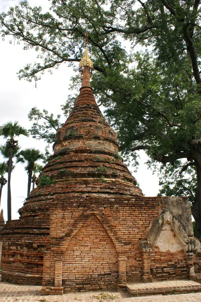 Brick stupa — Stock Photo, Image