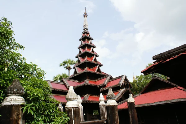 Červený pagoda — Stock fotografie